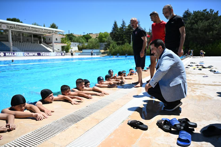 Başkan Taşkın Battalgazi Yaz Spor Okulunu Ziyaret Etti