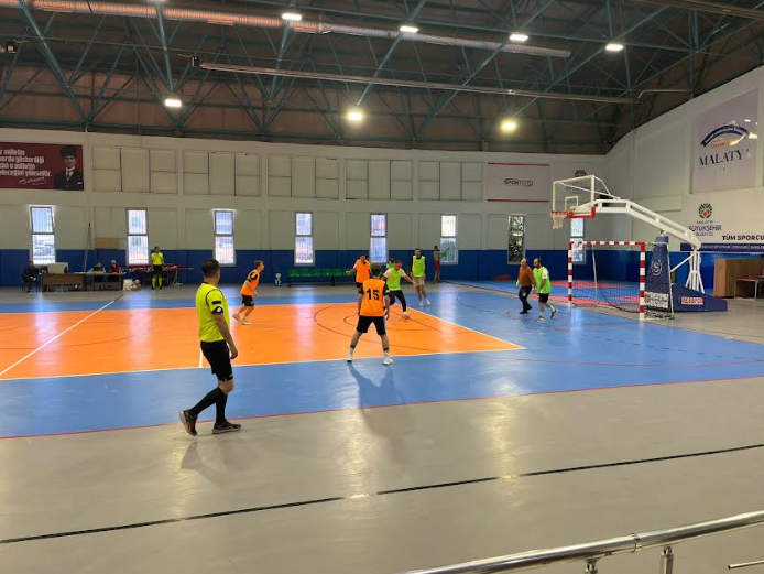 Battalgazi’de 29 Ekim’e Özel Futsal Turnuvası Başladı