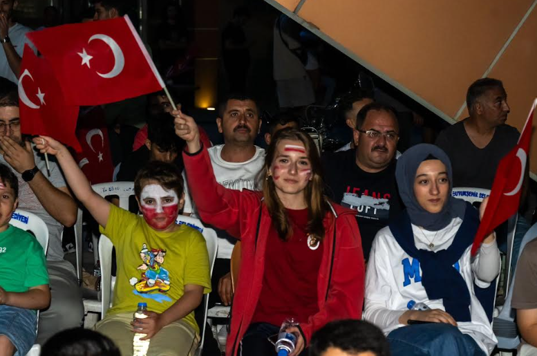 Çeyrek Finalin Heyecanı Sanat Sokağında Yaşandı