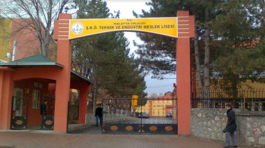 Hürriyetçi Eğitim Sendikası ''Okulun İnşaatına Bir Önce Başlanılmalı''