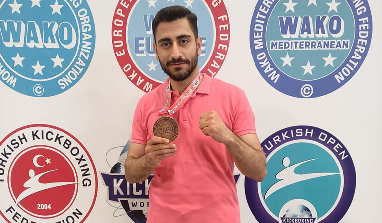 Kick-Boks Sporcusu Yakup Yiğit, Dünya Üçüncüsü Oldu