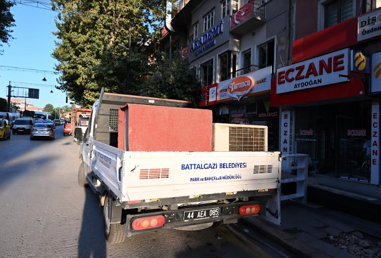 Kışla Caddesi Esnafına Taşınma Desteği