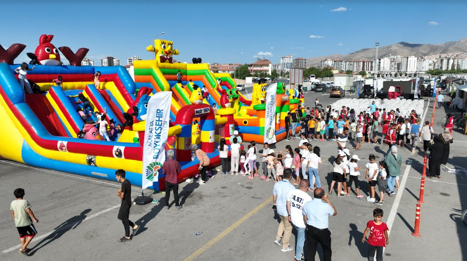 Konteyner Kent’te Gençlik Fest Coşkusu