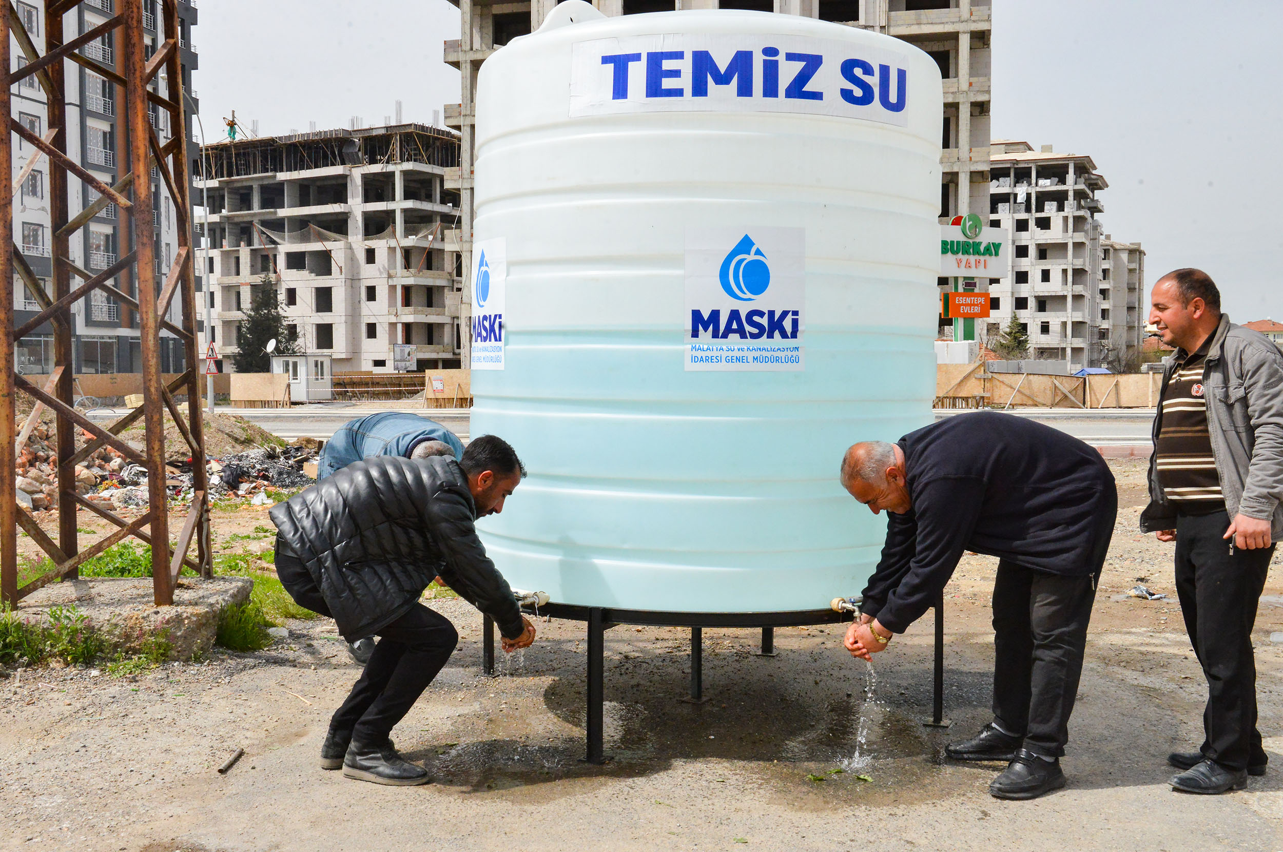 Maski, Bakteri Riskine Karşı Su Tanklarını Kaldırıyor